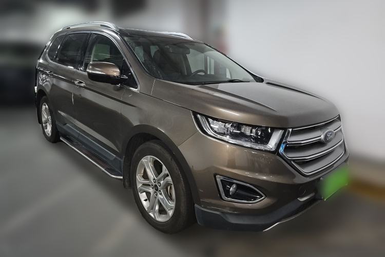Used Ford Edge 2016 EcoBoost 245 Two-Wheel-Drive Titanium 7-Seater Front Right 45 Deg
