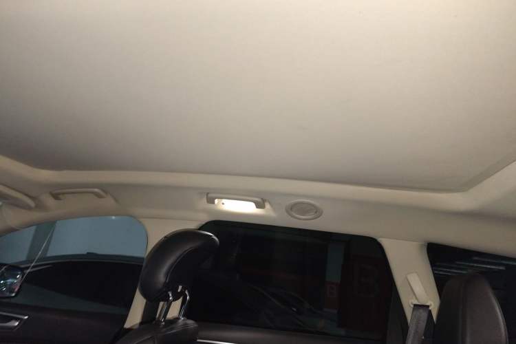 Used Ford Edge 2016 EcoBoost 245 Two-Wheel-Drive Titanium 7-Seater Headliner