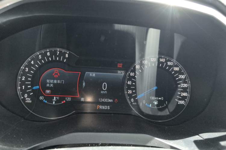 Used Ford Edge 2016 EcoBoost 245 Four-Wheel Drive Titanium 7-Seater Instrument Cluster