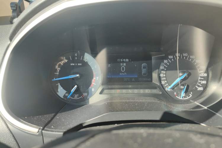 Used Ford Edge 2016 EcoBoost 245 Two-Wheel-Drive Titanium 5-Seater Instrument Cluster
