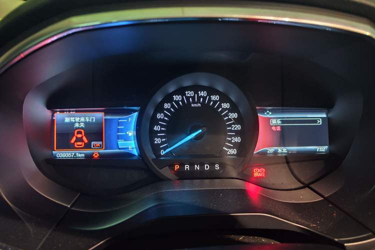 Used Ford Edge 2016 EcoBoost 245 Two-Wheel-Drive Titanium 7-Seater Instrument Cluster