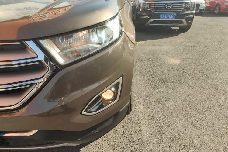 Used Ford Edge 2016 EcoBoost 245 Two-Wheel-Drive Titanium 5-Seater Left Front Headlight