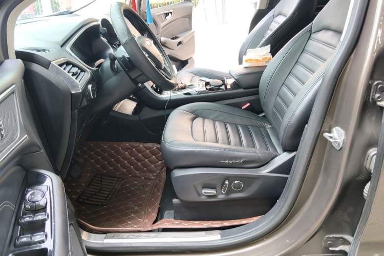 Used Ford Edge 2016 EcoBoost 245 Two-Wheel-Drive Titanium 7-Seater Left Front Seat