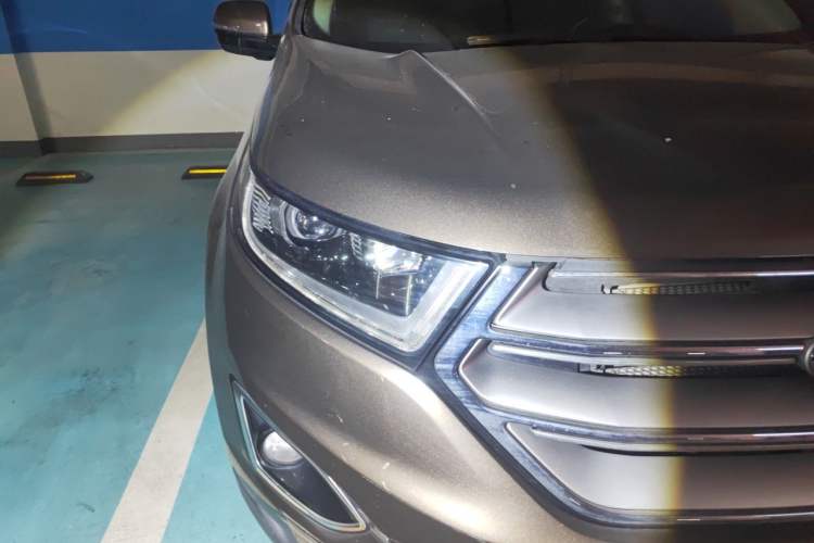 Used Ford Edge 2016 EcoBoost 245 Two-Wheel-Drive Titanium 7-Seater Right Front Headlight
