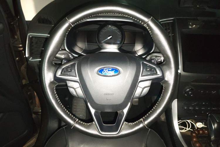 Used Ford Edge 2016 EcoBoost 245 Four-Wheel Drive Titanium Edition 7-Seater Steering Wheel