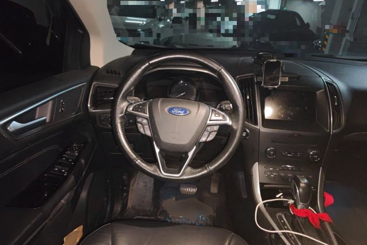 Used Ford Edge 2016 EcoBoost 245 Two-Wheel-Drive Titanium 7-Seater Steering Wheel
