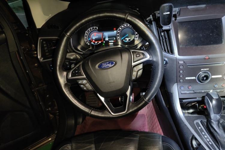 Used Ford Edge 2016 EcoBoost 245 Four-Wheel Drive Titanium 7-Seater Steering Wheel