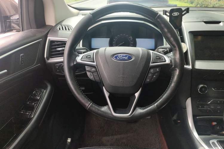 Used Ford Edge 2016 EcoBoost 245 Four-Wheel Drive Titanium Edition 7-Seater Steering Wheel