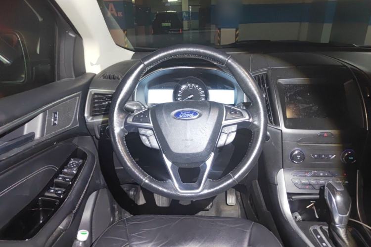 Used Ford Edge 2016 EcoBoost 245 Two-Wheel-Drive Titanium 7-Seater Steering Wheel