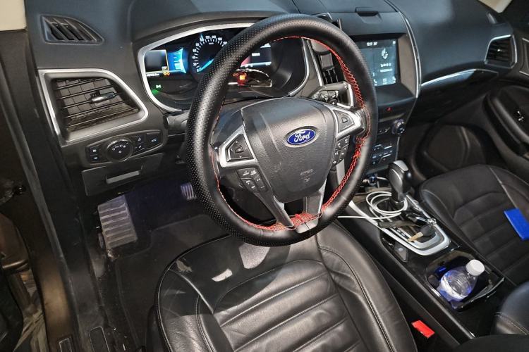 Used Ford Edge 2016 EcoBoost 245 Two-Wheel-Drive Titanium 7-Seater Steering Wheel
