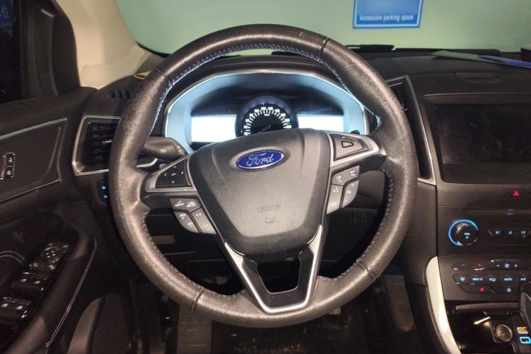 Used Ford Edge 2016 EcoBoost 245 Two-Wheel-Drive Titanium 7-Seater Steering Wheel
