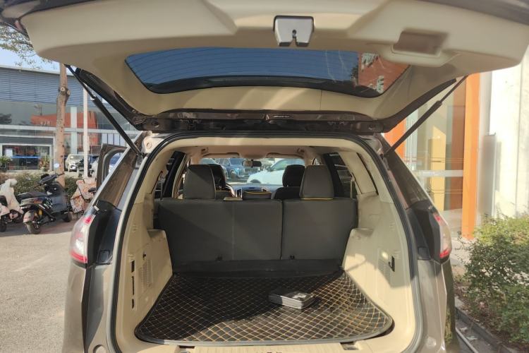 Used Ford Edge 2016 EcoBoost 245 Two-Wheel-Drive Titanium 5-Seater Trunk