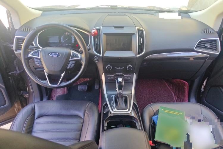 Used Ford Edge 2016 EcoBoost 245 Two-Wheel-Drive Titanium 7-Seater Center Console