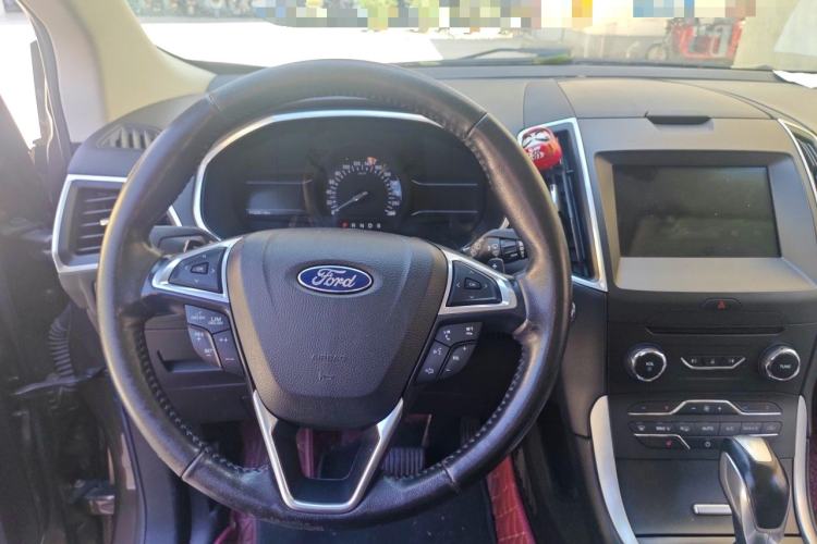 Used Ford Edge 2016 EcoBoost 245 Two-Wheel-Drive Titanium 7-Seater Steering Wheel