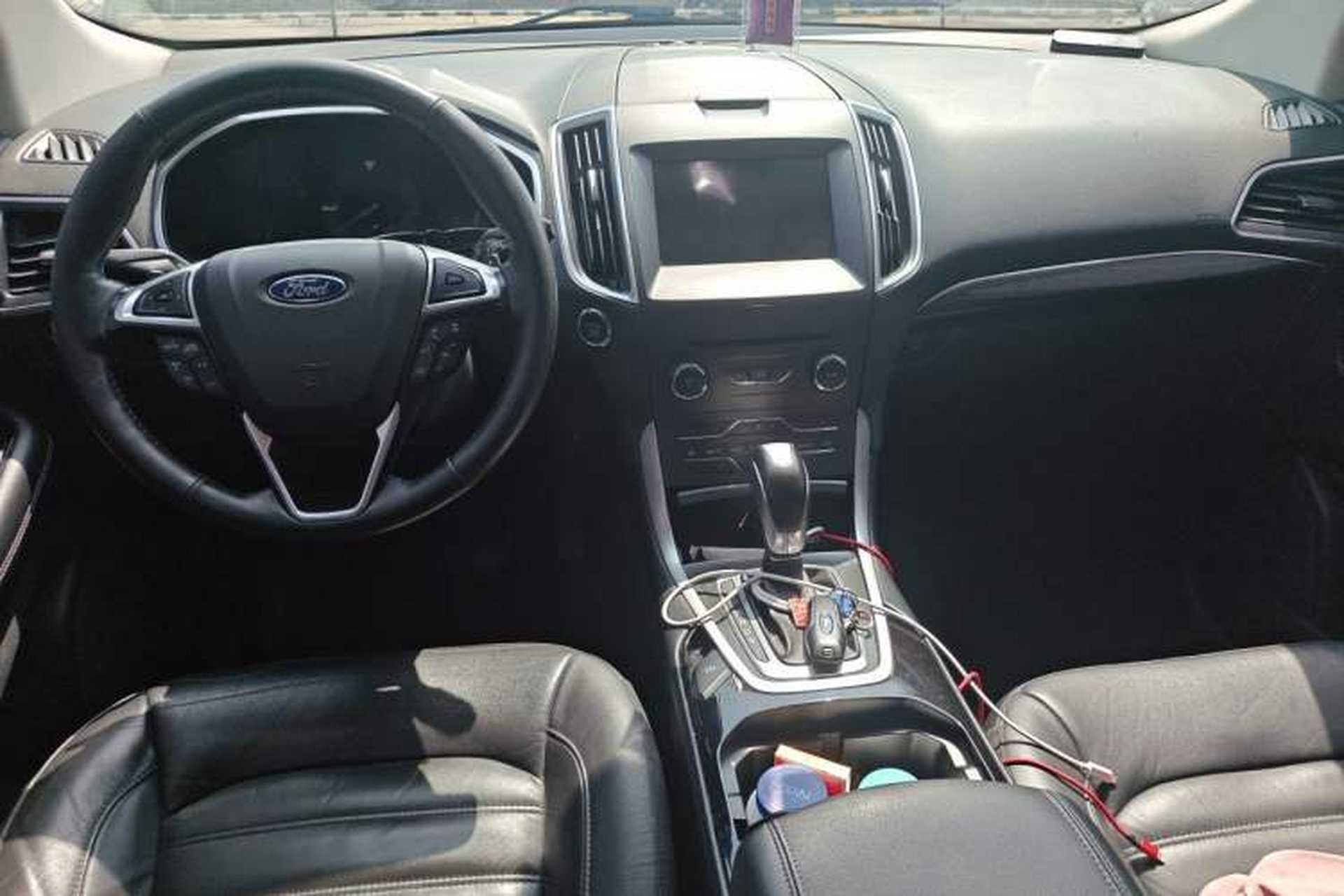 Used Ford Edge 2016 EcoBoost 245 Four-Wheel Drive Titanium Edition 7-Seater Center Console
