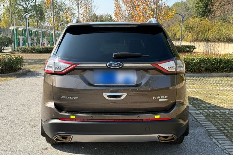 Used Ford Edge 2016 EcoBoost 245 Two-Wheel-Drive Titanium 5-Seater Exterior 5