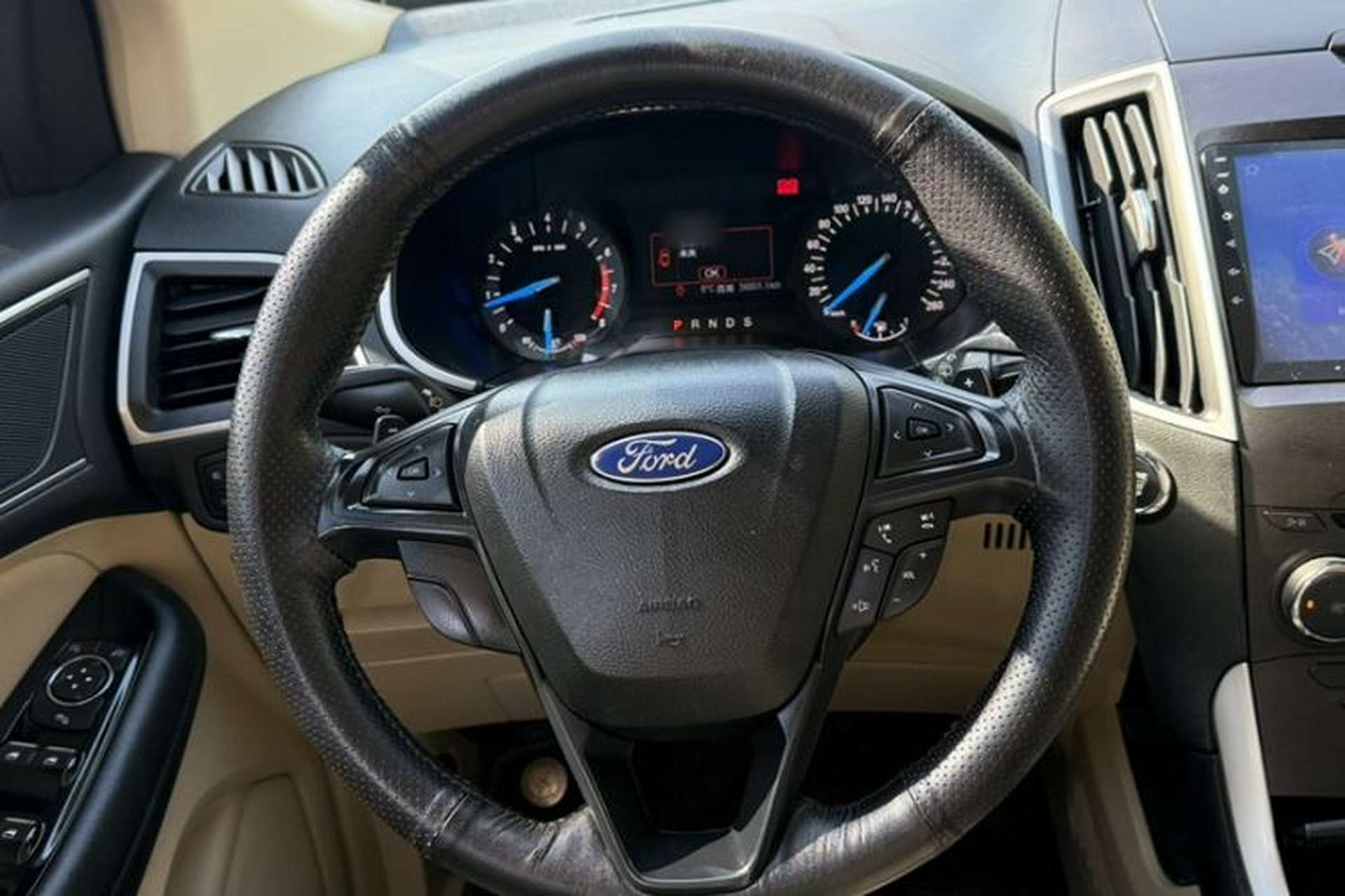Used Ford Edge 2016 EcoBoost 245 Two-Wheel-Drive Titanium 5-Seater Interior 10