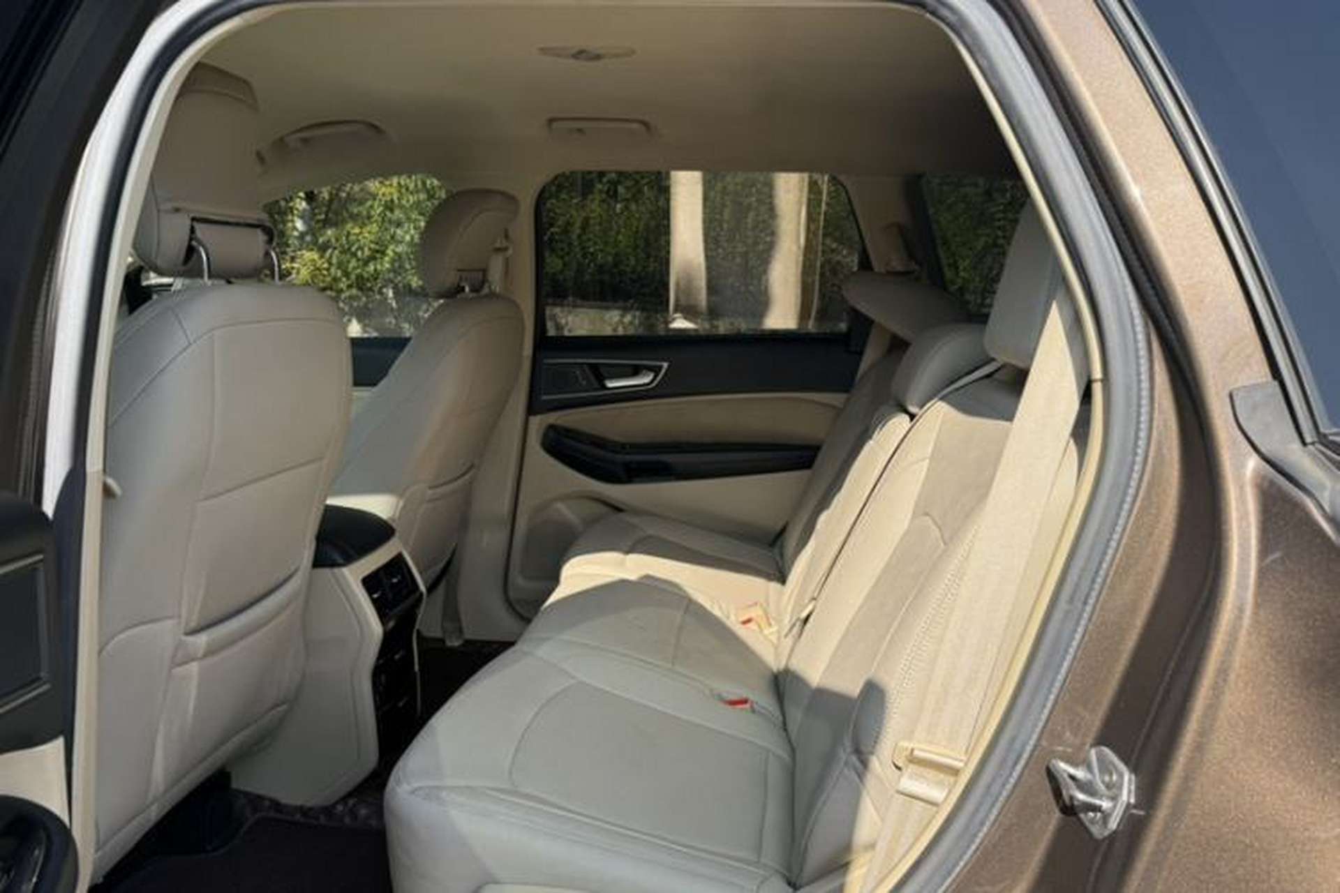Used Ford Edge 2016 EcoBoost 245 Two-Wheel-Drive Titanium 5-Seater Interior 7