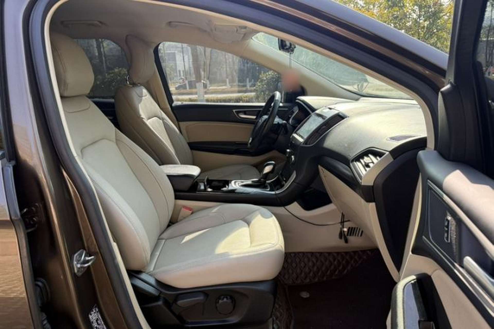 Used Ford Edge 2016 EcoBoost 245 Two-Wheel-Drive Titanium 5-Seater Interior 9