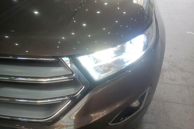Used Ford Edge 2016 EcoBoost 245 Two-Wheel-Drive Titanium 5-Seater Left Front Headlight