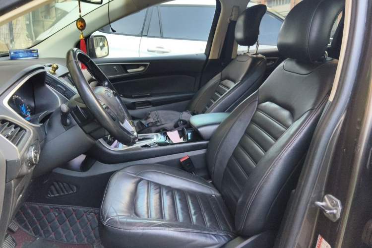 Used Ford Edge 2016 EcoBoost 245 Two-Wheel-Drive Platinum Edition 7-Seater Left Front Seat