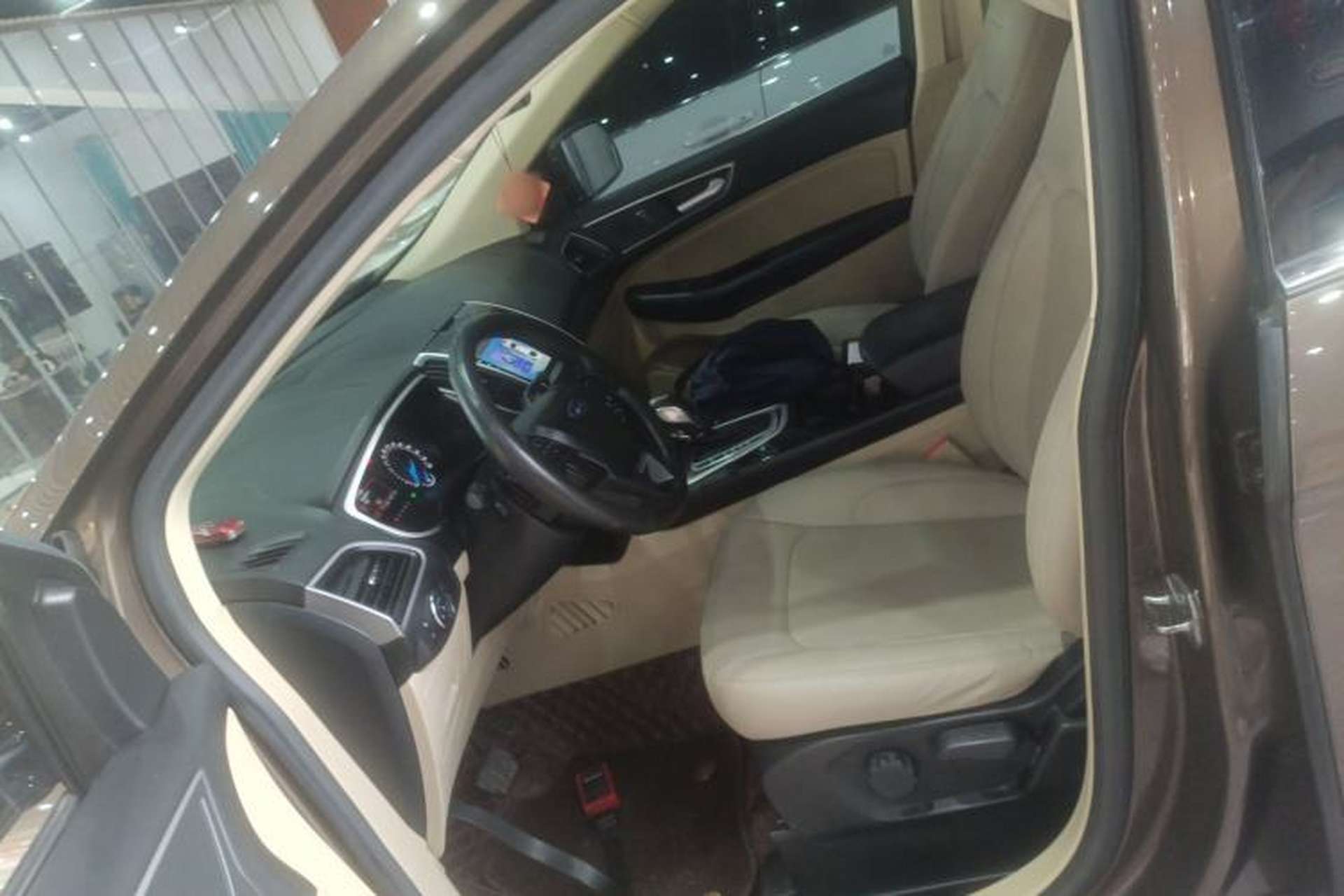 Used Ford Edge 2016 EcoBoost 245 Two-Wheel-Drive Titanium 5-Seater Left Front Seat