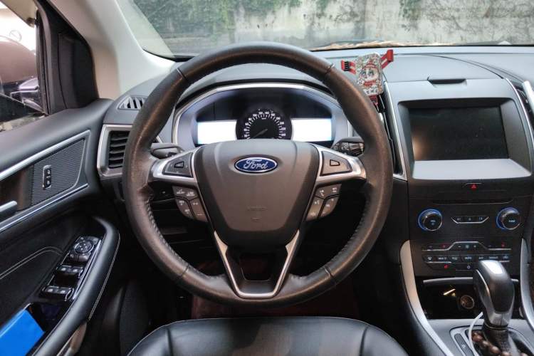 Used Ford Edge 2016 EcoBoost 245 Four-Wheel Drive Titanium Edition 7-Seater Steering Wheel