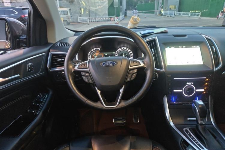 Used Ford Edge 2016 EcoBoost 245 Four-Wheel Drive Titanium 7-Seater Steering Wheel