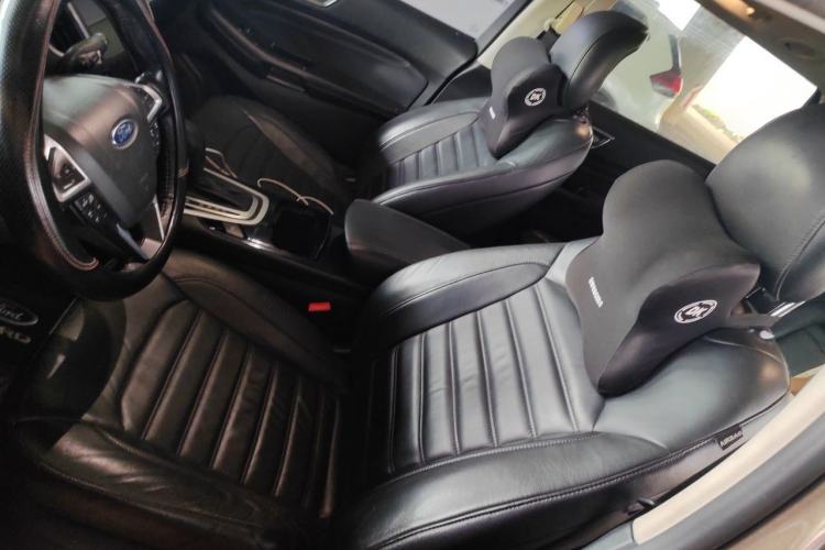 Used Ford Edge 2016 EcoBoost 245 Two-Wheel-Drive Titanium 7-Seater Driver Seat