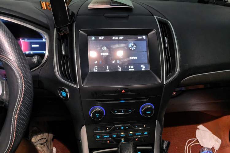 Used Ford Edge 2016 EcoBoost 245 Two-Wheel-Drive Titanium 7-Seater Audio And AC Panel