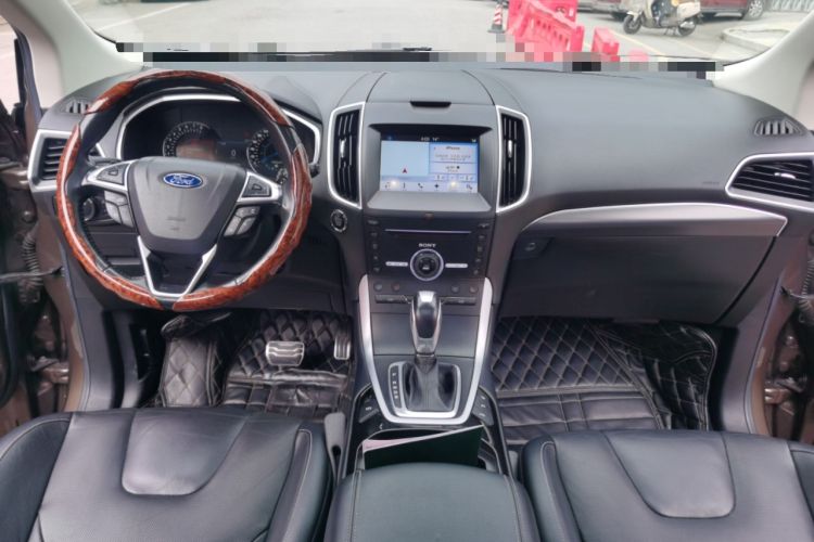 Used Ford Edge 2016 EcoBoost 245 Four-Wheel Drive Titanium 7-Seater Center Console