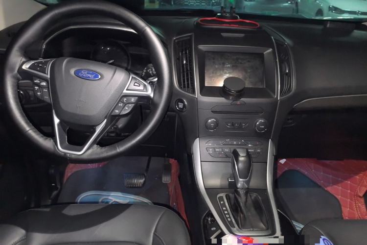 Used Ford Edge 2016 EcoBoost 245 Four-Wheel Drive Titanium Edition 7-Seater Center Console