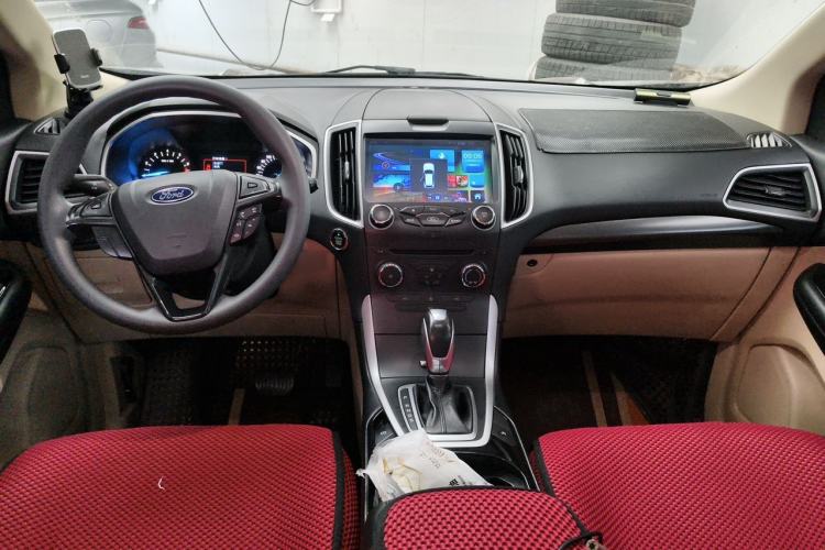 Used Ford Edge 2016 EcoBoost 245 Two-Wheel-Drive Titanium 5-Seater Center Console