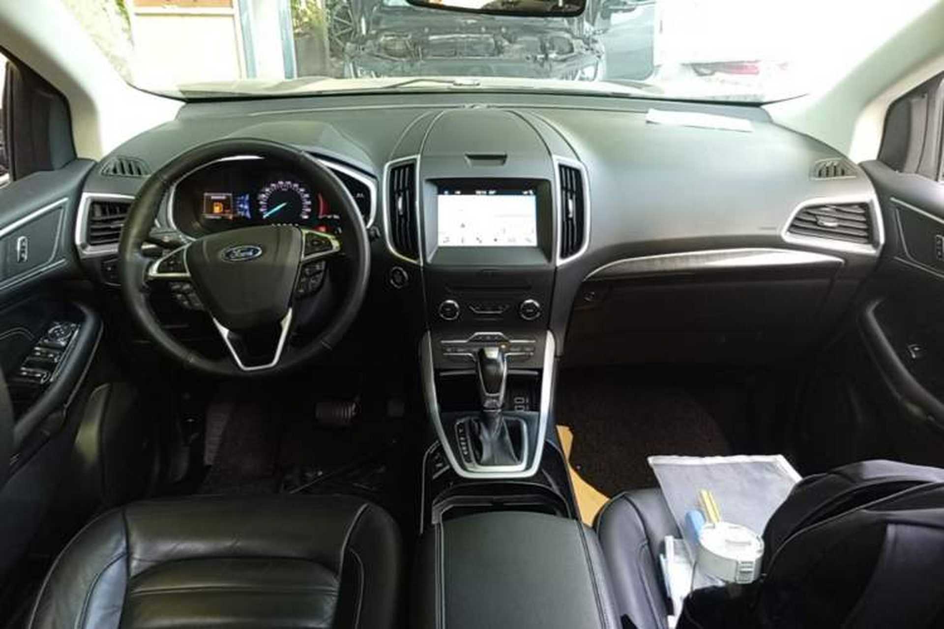 Used Ford Edge 2016 EcoBoost 245 Four-Wheel Drive Titanium Edition 7-Seater Center Console
