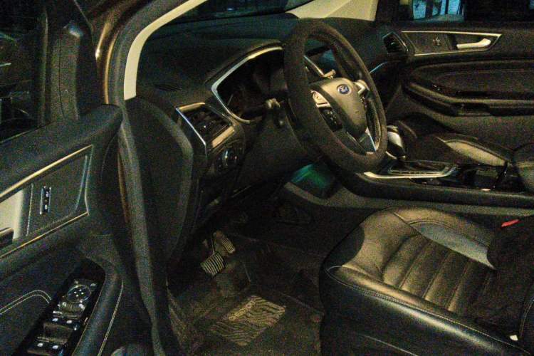 Used Ford Edge 2016 EcoBoost 245 Two-Wheel-Drive Titanium 7-Seater Driver Seat