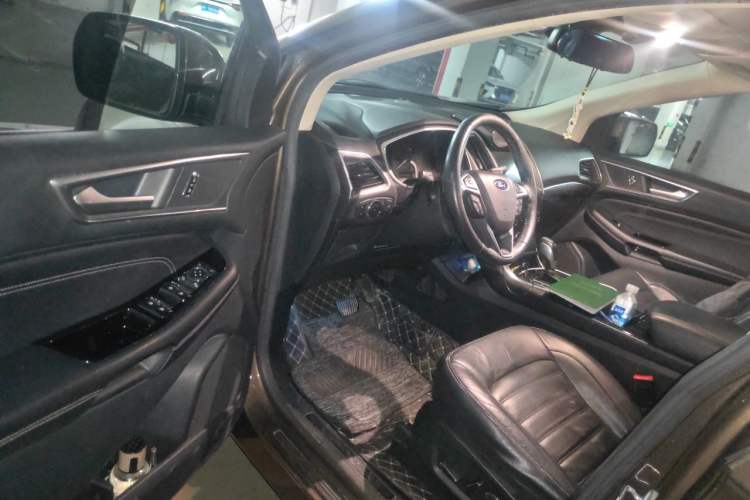 Used Ford Edge 2016 EcoBoost 245 Four-Wheel Drive Titanium Edition 7-Seater Driver Seat