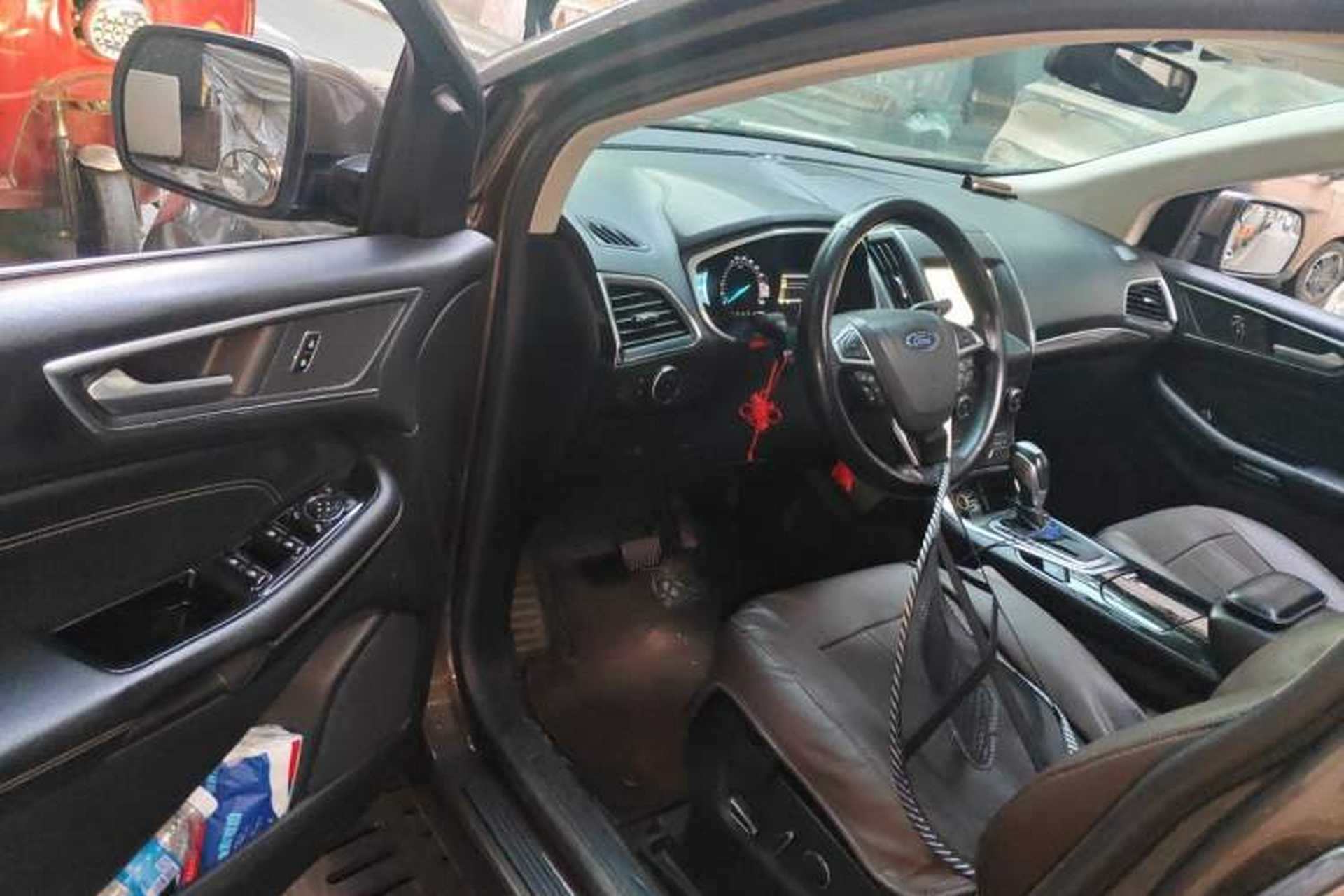 Used Ford Edge 2016 EcoBoost 245 Two-Wheel-Drive Titanium 7-Seater Driver Seat