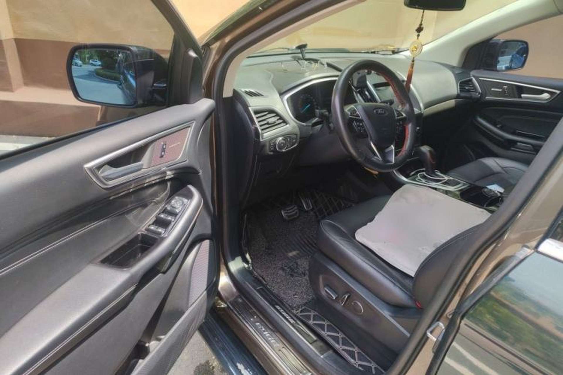 Used Ford Edge 2016 EcoBoost 245 Four-Wheel Drive Titanium Edition 7-Seater Driver Seat