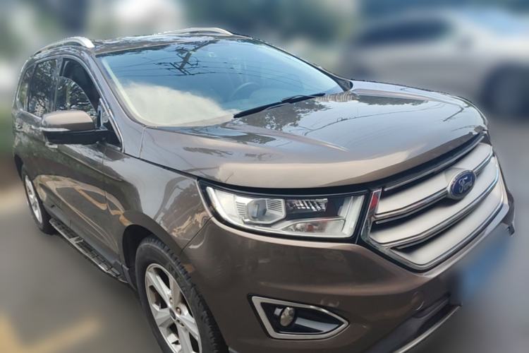 Used Ford Edge 2016 EcoBoost 245 Two-Wheel-Drive Titanium 5-Seater Front Right 45 Deg