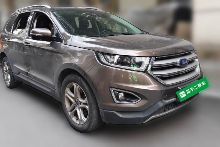 Used Ford Edge 2016 EcoBoost 245 Two-Wheel-Drive Titanium 7-Seater Front Right 45 Deg