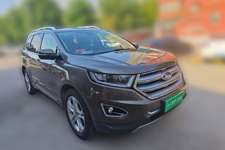 Used Ford Edge 2016 EcoBoost 245 Two-Wheel-Drive Titanium 7-Seater Front Right 45 Deg
