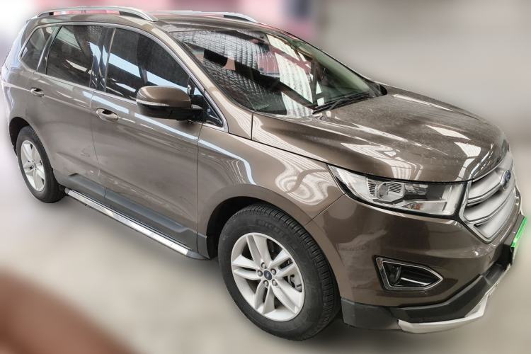 Used Ford Edge 2016 EcoBoost 245 Two-Wheel-Drive Titanium 5-Seater Front Right 45 Deg