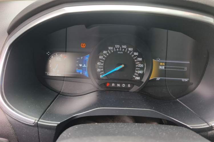 Used Ford Edge 2016 EcoBoost 245 Two-Wheel-Drive Titanium 7-Seater Instrument Cluster