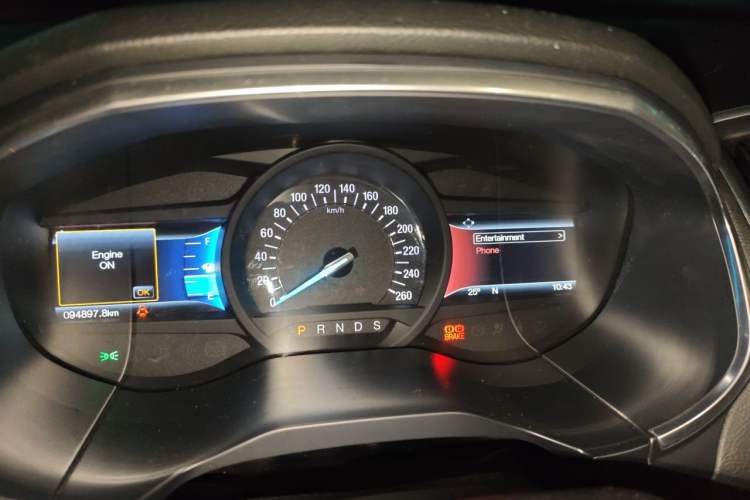 Used Ford Edge 2016 EcoBoost 245 Two-Wheel-Drive Titanium 7-Seater Instrument Cluster