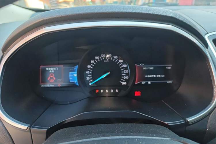 Used Ford Edge 2016 EcoBoost 245 Two-Wheel-Drive Titanium 7-Seater Instrument Cluster