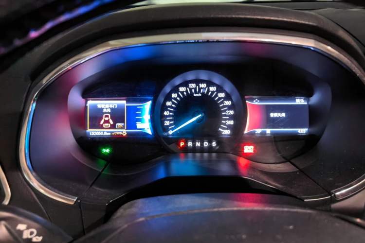 Used Ford Edge 2016 EcoBoost 245 Two-Wheel-Drive Titanium 7-Seater Instrument Cluster