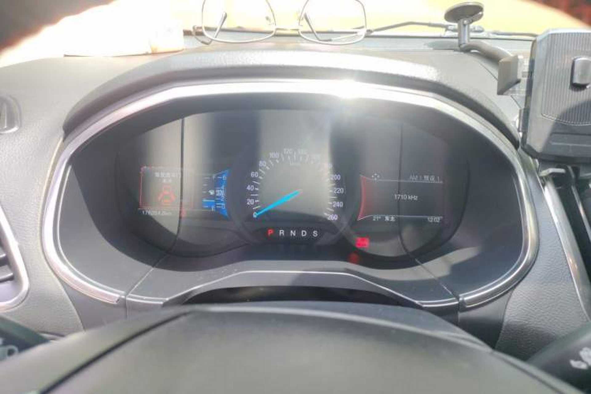 Used Ford Edge 2016 EcoBoost 245 Four-Wheel Drive Titanium Edition 7-Seater Instrument Cluster