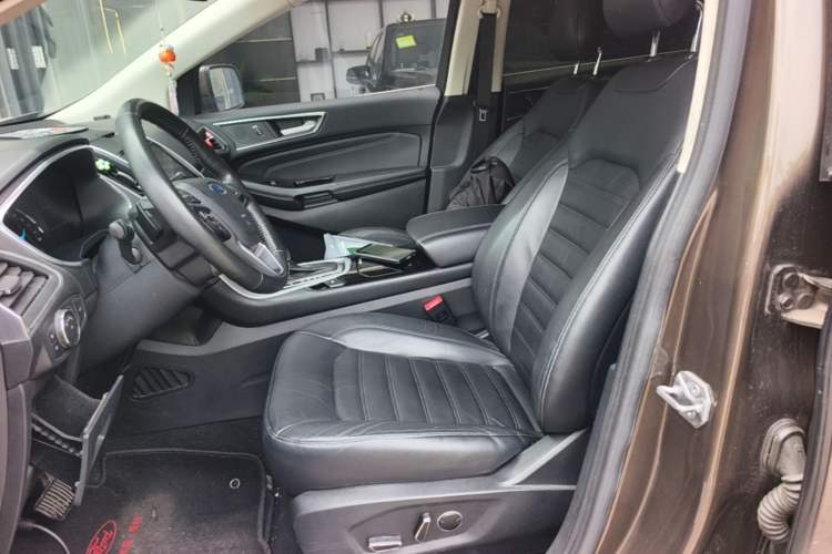 Used Ford Edge 2016 EcoBoost 245 Two-Wheel-Drive Titanium 7-Seater Left Front Seat