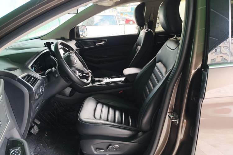 Used Ford Edge 2016 EcoBoost 245 Two-Wheel-Drive Titanium 7-Seater Left Front Seat