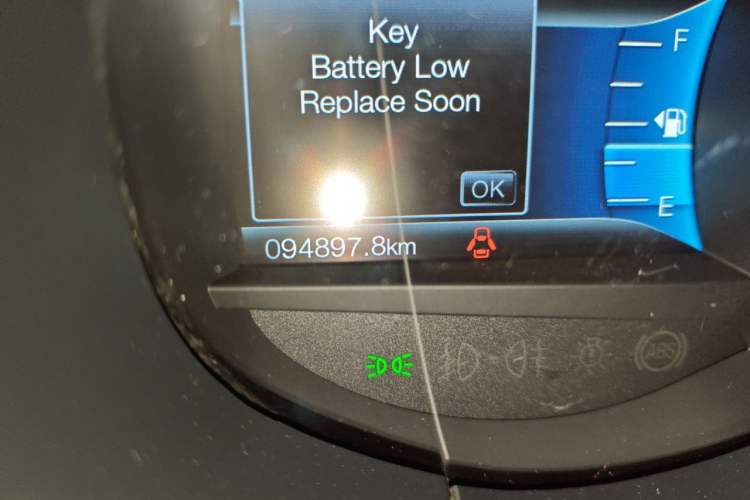 Used Ford Edge 2016 EcoBoost 245 Two-Wheel-Drive Titanium 7-Seater Odometer Close Up